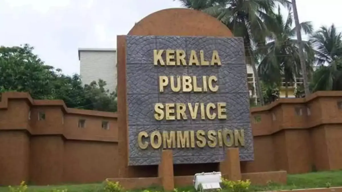കേരള പിഎസ്സി റാങ്ക് ലിസ്റ്റ് 2026, പിഎസ്സി കാലാവധി നീട്ടി, വി ഡി സതീശൻ മന്ത്രിസഭാ തീരുമാനം, ഉദ്യോഗാർത്ഥികളുടെ സമരം വിജയം, കേരള തൊഴിൽ വാർത്തകൾ