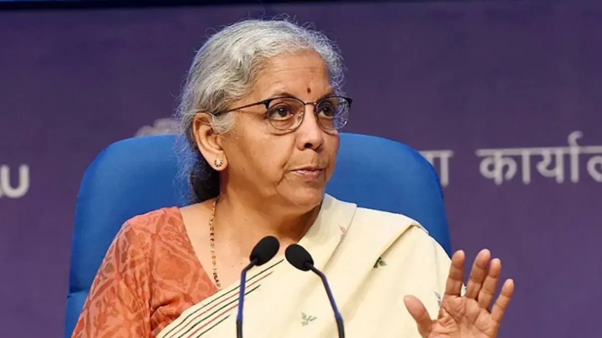 ധനമന്ത്രി നിർമ്മലാ സീതാരാമൻ, ഇന്ധനവില വർദ്ധനവ് ഡൽഹി, ആഗോള ക്രൂഡ് ഓയിൽ വില, വിദേശനാണ്യ ശേഖരം ഇന്ത്യ, കേന്ദ്ര സാമ്പത്തിക നയം 2026