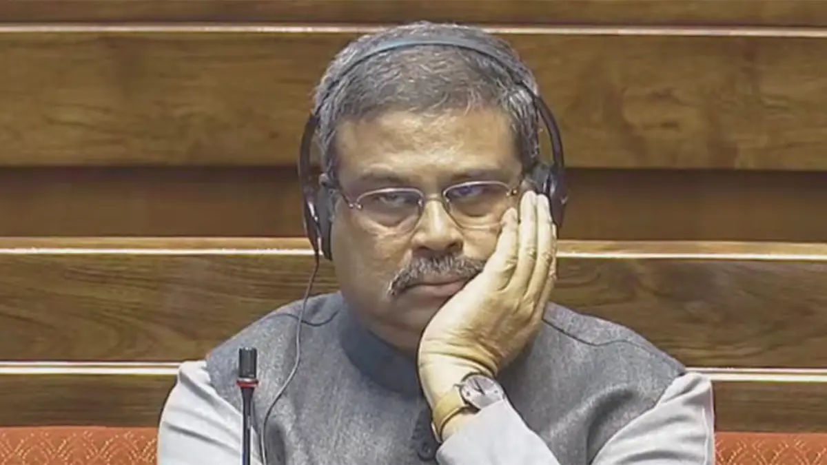 സിബിഎസ്ഇ ഒഎസ്എം വിവാദം, ധർമേന്ദ്ര പ്രധാൻ സിബിഎസ്ഇ, ഓൺ സ്ക്രീൻ മാർക്കിങ് തകരാർ, കേന്ദ്ര വിദ്യാഭ്യാസ മന്ത്രാലയം, ഡൽഹി വിദ്യാഭ്യാസ വാർത്തകൾ