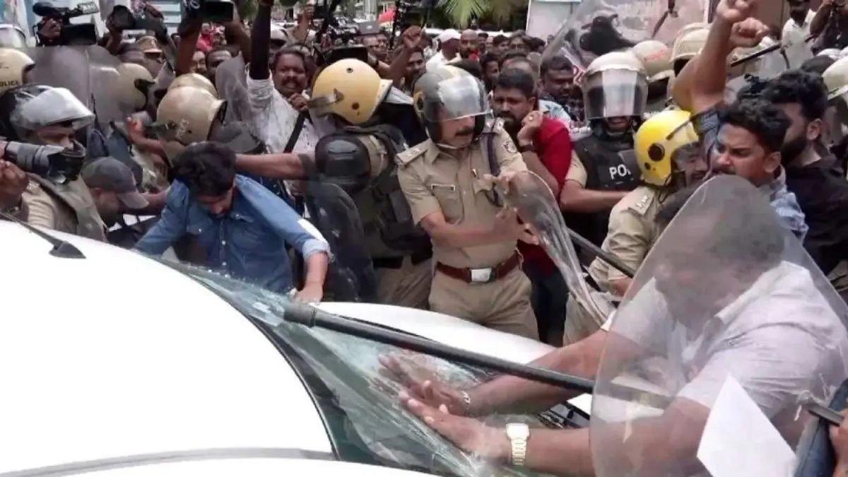 ഇഡി ഉദ്യോഗസ്ഥരെ ആക്രമിച്ച കേസില്‍, സിപിഎം തിരിച്ചടി, പിണറായി വിജയൻ റെയ്ഡ്, തിരുവനന്തപുരം കോടതി, കേരള രാഷ്ട്രീയം