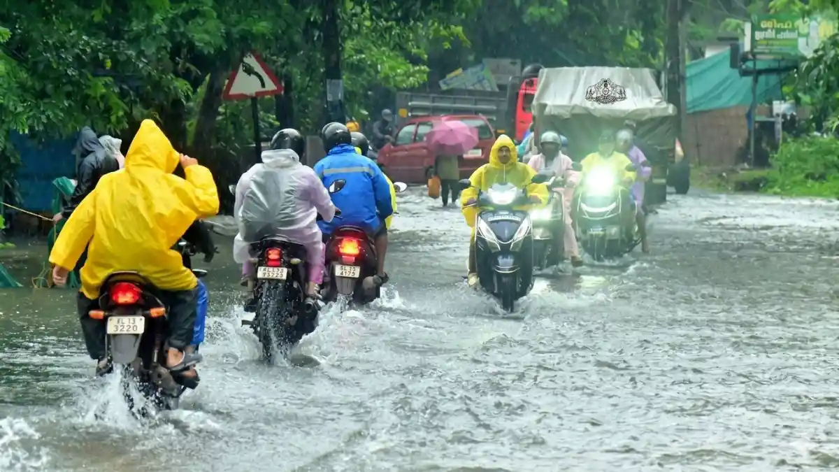 കേരളം മഴ മുന്നറിയിപ്പ്, കാലാവസ്ഥ വ്യതിയാനം, ഓറഞ്ച് അലർട്ട്, ഉരുൾപൊട്ടൽ ഭീഷണി, കാലവർഷം 2026