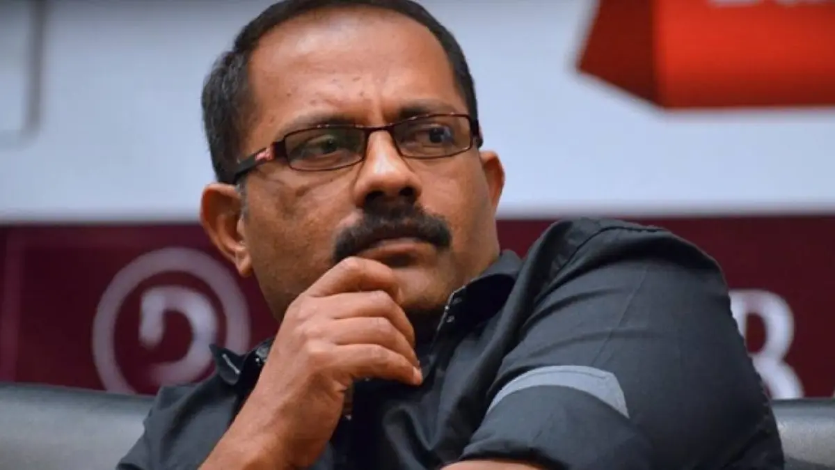 മന്ത്രി കെ എം ഷാജി, സൈബർ പോലീസ് കേസ്, വ്യാജ പ്രചാരണം കേരളം, കെട്ടിട പെർമിറ്റ് ഫീസ്, തദ്ദേശ സ്വയംഭരണ വകുപ്പ്