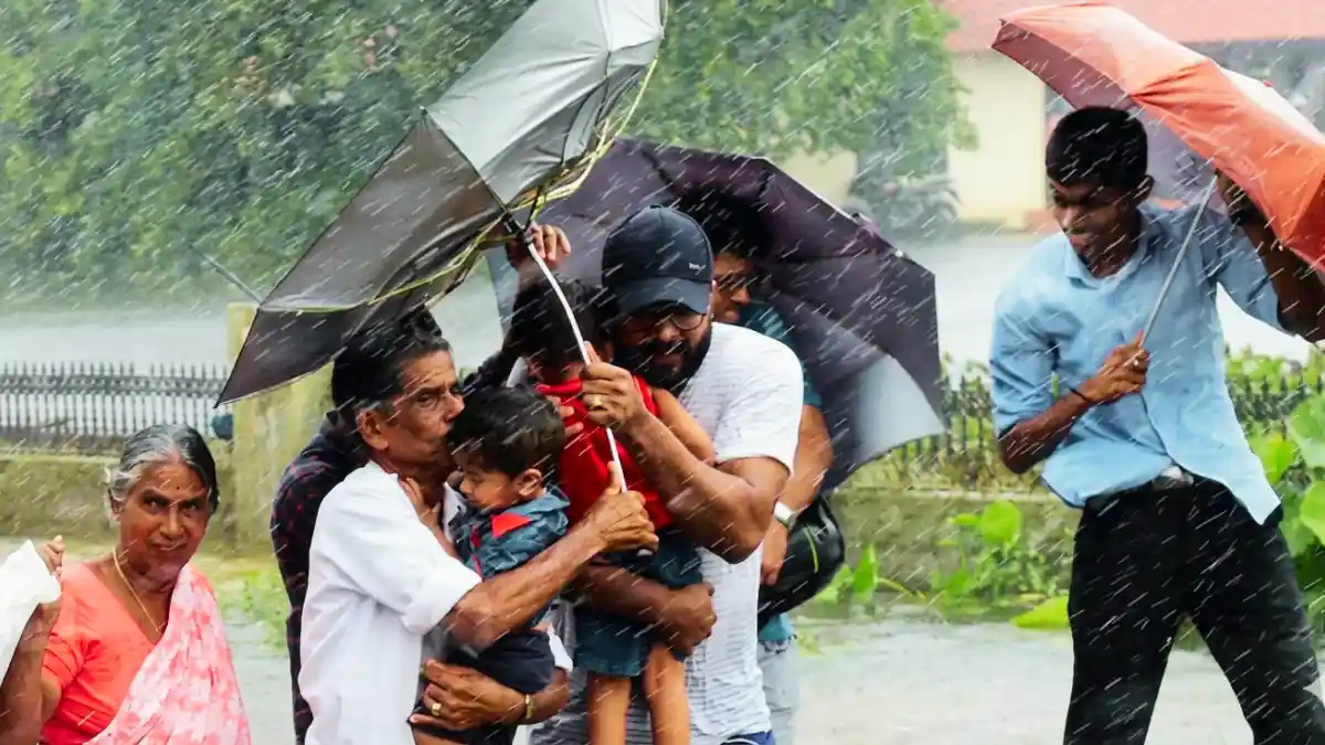 കേരളത്തിൽ അതിശക്തമായ മഴ, കാലാവസ്ഥ വകുപ്പ് മുന്നറിയിപ്പ്, കേരള ഓറഞ്ച് അലർട്ട്, കള്ളക്കടൽ പ്രതിഭാസം, ഉയർന്ന തിരമാല ജാഗ്രത