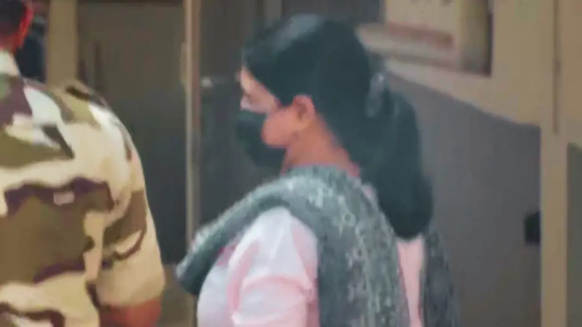 എക്സാലോജിക് കേസ് അന്വേഷണത്തിന്റെ ഭാഗമായി ഇഡി ഓഫിസിലെത്തിയ ടി.വീണ