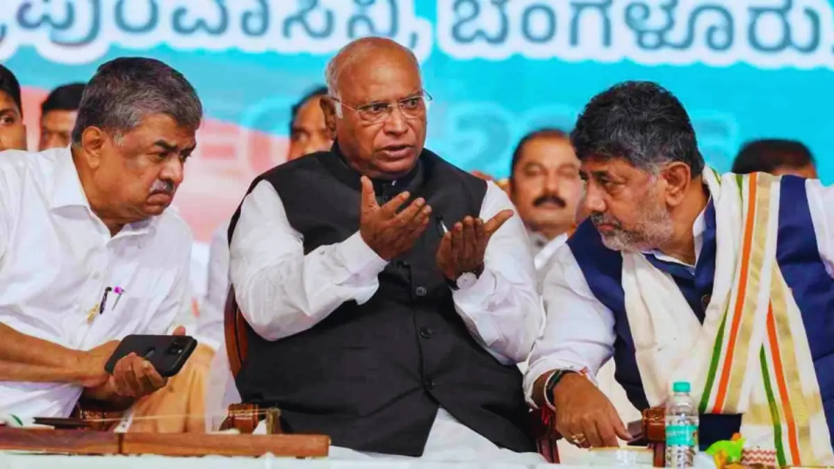 മല്ലികാർജുൻ ഖർഗെ പ്രവർത്തകരെ രൂക്ഷമായി വിമർശിച്ചു.