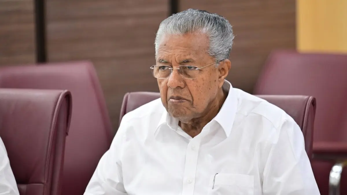 നികുതി കുറച്ചത് ബക്കാഡിക്ക് വേണ്ടിയാണെന്ന് ആരോപിച്ച് പ്രതിപക്ഷ നേതാവ് പിണറായി വിജയൻ.