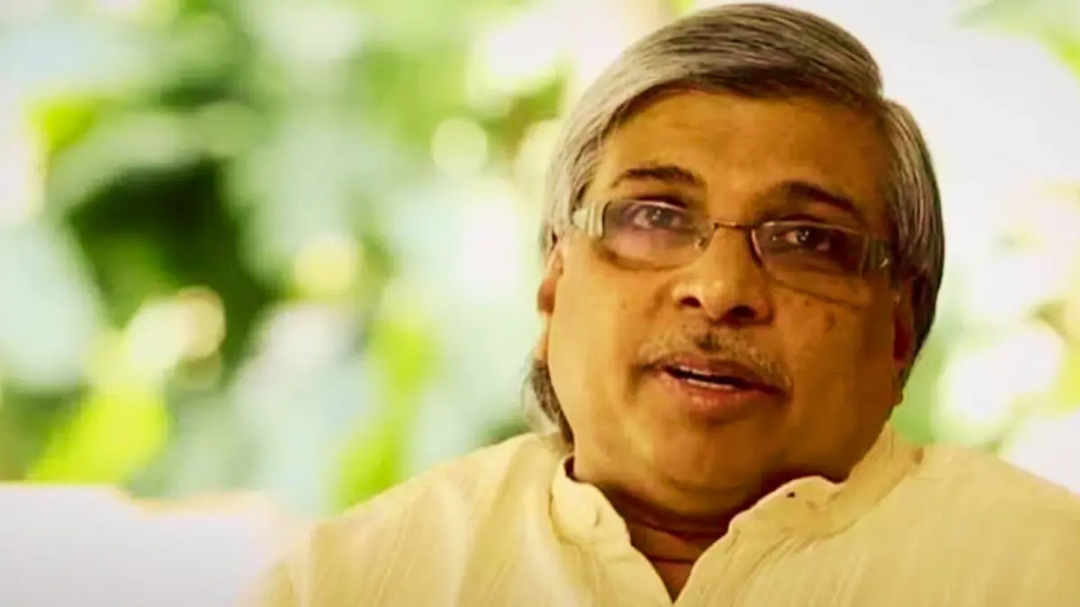 ഒളിഞ്ഞും തെളിഞ്ഞും സംഘപരിവാറിന്റെ സാന്നിധ്യം സിനിമയിലുണ്ടെന്ന് സംവിധായകൻ കമൽ.
