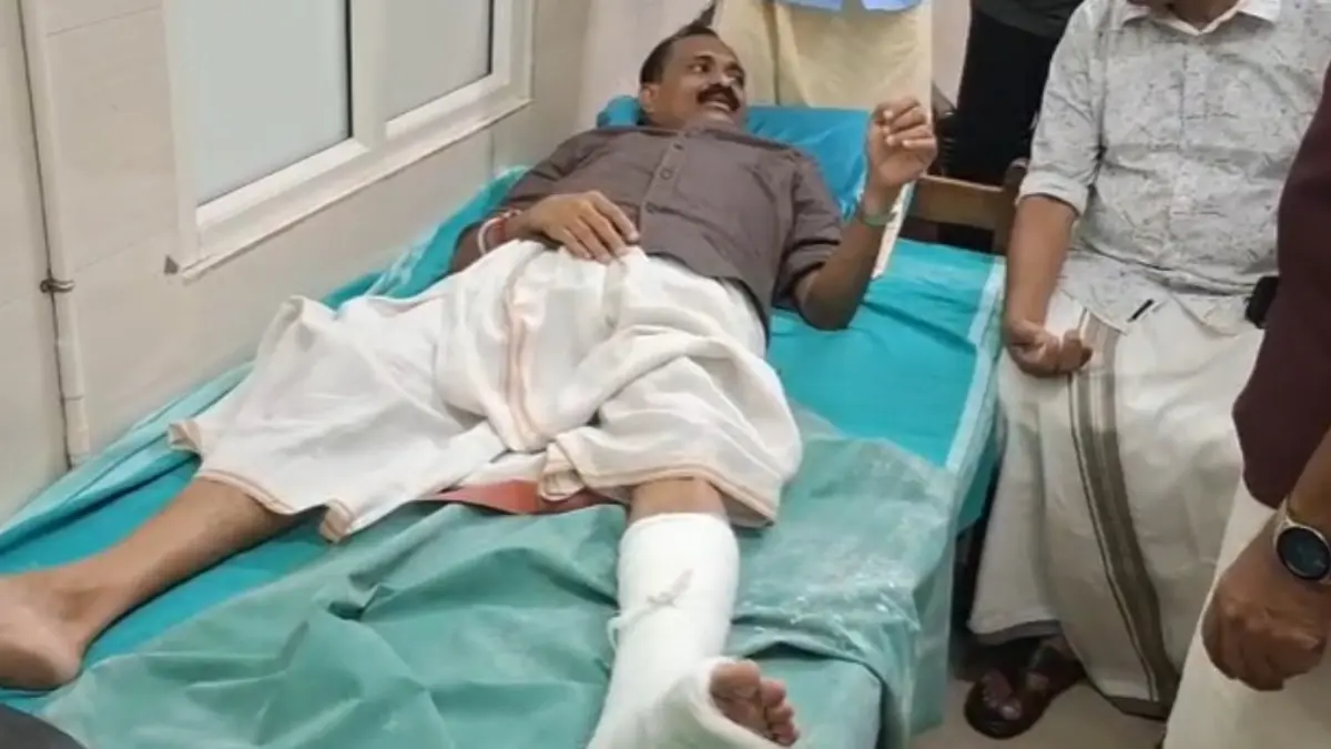 കോർപ്പറേഷനിലെ സംഘർഷത്തിൽ മേയർ വി വി രാജേഷിന് പരിക്കേറ്റു.