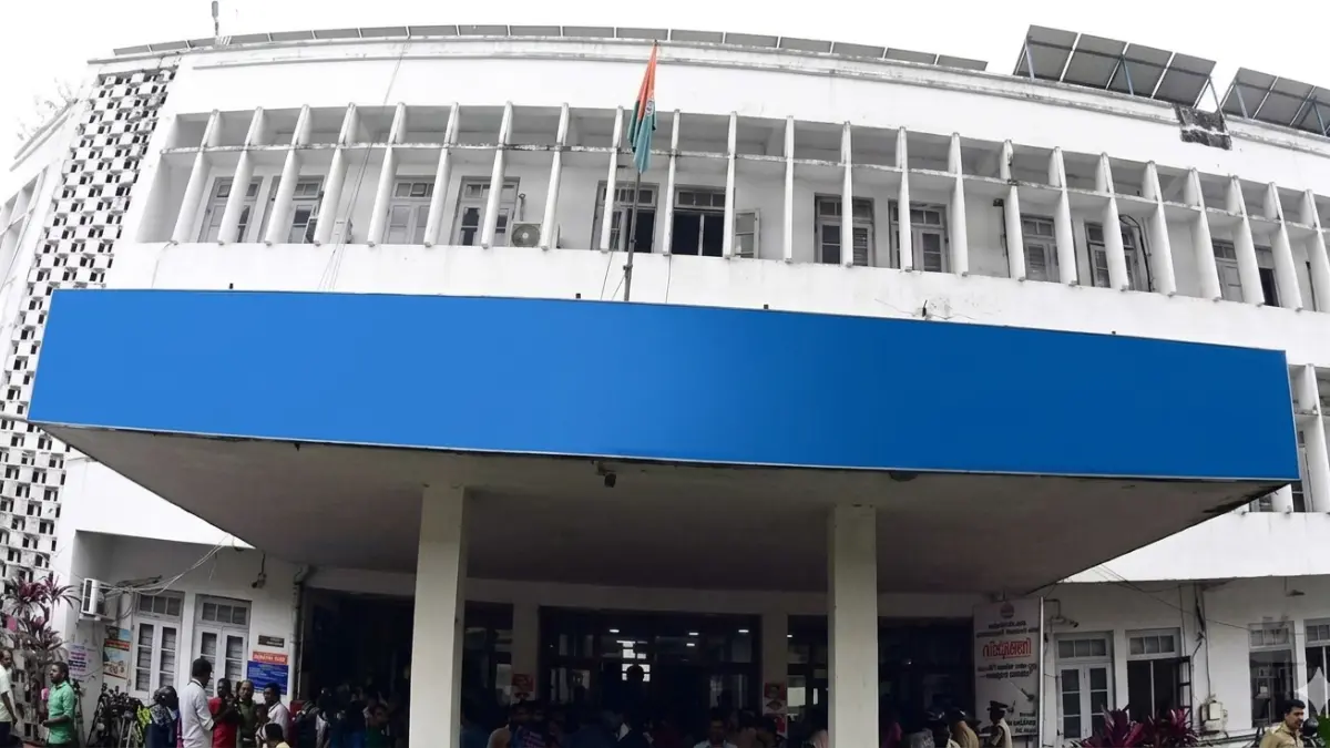 തിരുവനന്തപുരം കോർപറേഷനിൽ അവിശ്വാസ പ്രമേയം അവതരിപ്പിക്കാൻ യുഡിഎഫ് തയ്യാറെടുക്കുന്നു.