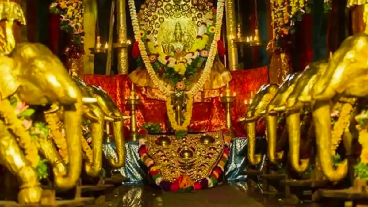 ഏറ്റുമാനൂർ മഹാദേവ ക്ഷേത്രത്തിലെ ചരിത്രപ്രസിദ്ധമായ 'ഏഴരപ്പൊന്നാന'യിലെ സ്വർണ്ണത്തിന്റെ ഗുണനിലവാരവും മാറ്റും പരിശോധിക്കണമെന്ന് കേരള ഹൈക്കോടതി നിർദ്ദേശിച്ചു.