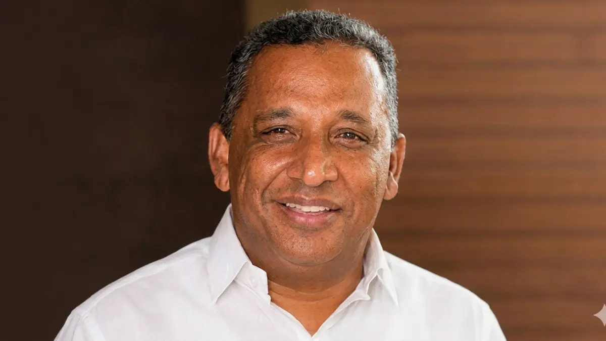 ചമ്പക്കുളം വള്ളംകളി അവധി നിഷേധിച്ചതിൽ കടുത്ത അമർഷം പ്രകടിപ്പിച്ച് എംഎൽഎ റെജി ചെറിയാൻ രംഗത്ത്