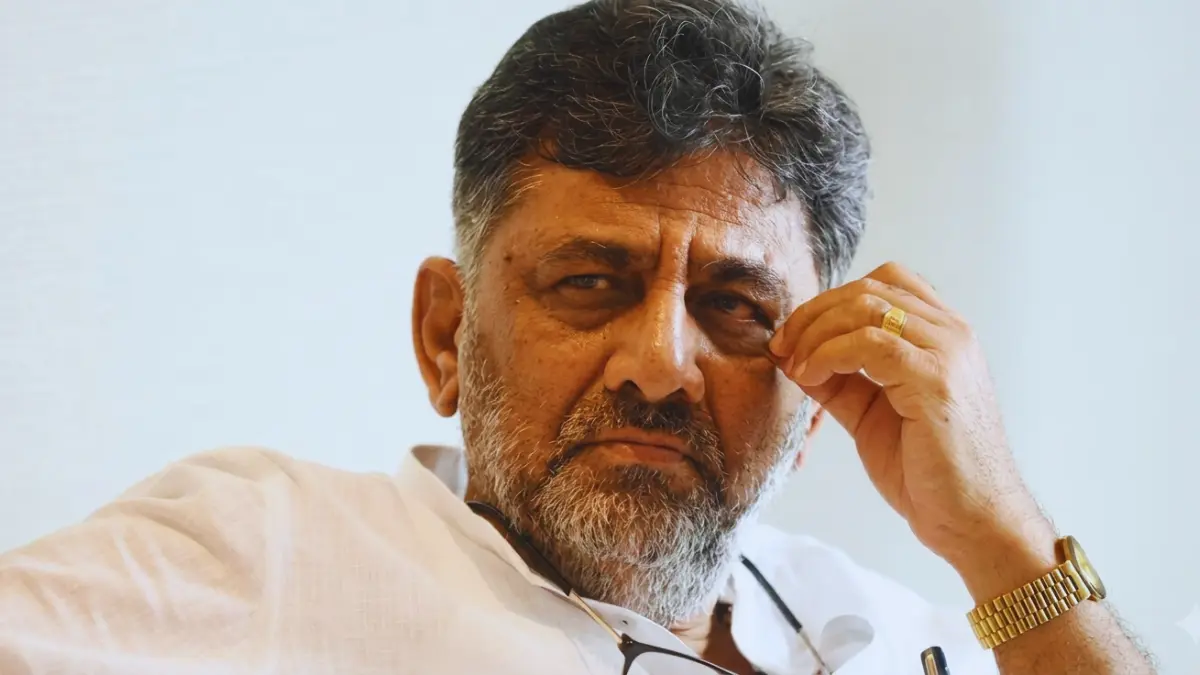 ഡി കെ ശിവകുമാർ ആപ്പിൾ, കർണാടക കോൺഗ്രസ് വിവാദം, ഡി കെ ശിവകുമാർ വീഡിയോ, കർണാടക രാഷ്ട്രീയ വാർത്തകൾ, കോൺഗ്രസ് ബിജെപി പോര്
