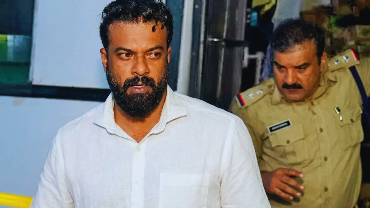 ബിജെപി കൗൺസിലർ അറസ്റ്റിൽ, വട്ടിയൂർക്കാവ് സംഘർഷം, ആർ സുഗതൻ വാഴോട്ടുകോണം, തിരുവനന്തപുരം വധശ്രമക്കേസ്, കേരള പോലീസ് വെടിവെപ്പ്
