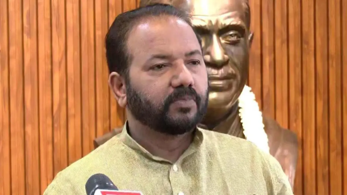 അമ്മ തര്‍ക്കം